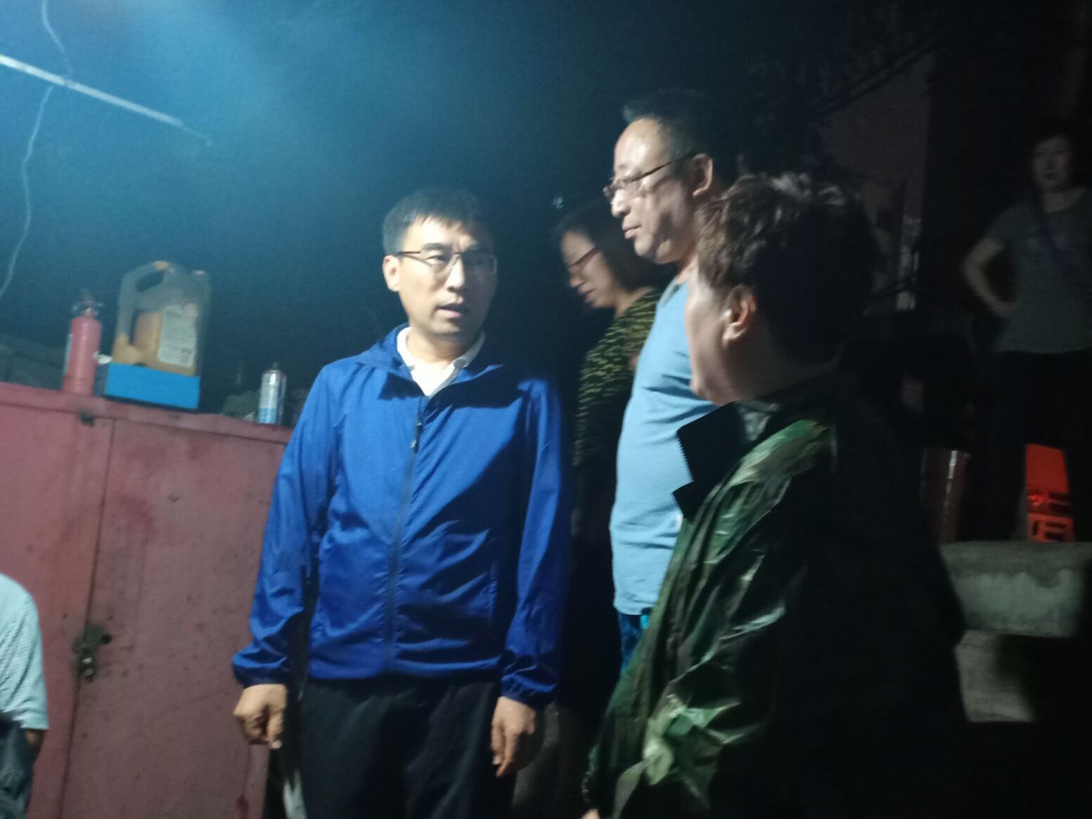 道里区委副书记,区长肖彬深入新阳路街道视察防汛工作