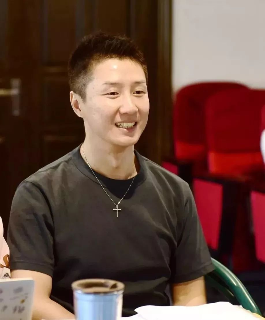 编剧:李宝群,国家一级编剧,1984年毕业于辽宁大学中文系,2001年毕业于