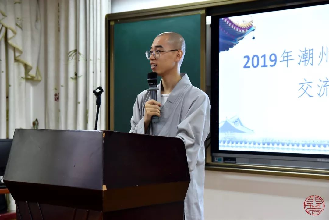 宗澄法师还从语言表达,语言节奏,语速,肢体语言等方面,和各位法师进行