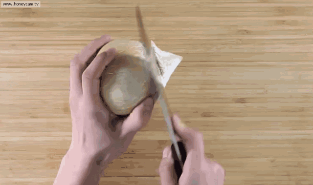 硬壳椰子怎么开（巧妙打开椰子的方法）