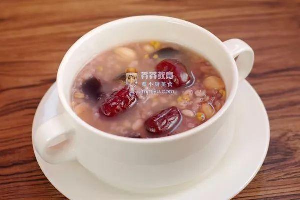催乳食谱红枣木耳五仁粥