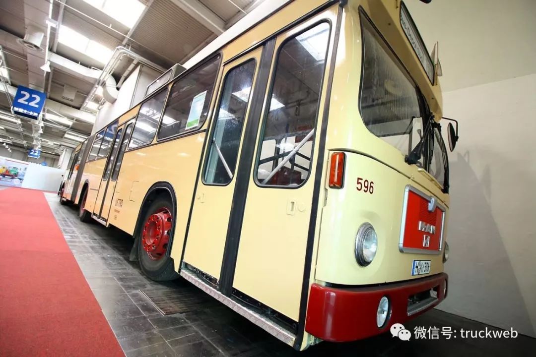 中置发动机大公共上海曾引入同款车型实拍80年代mansg192铰接公交车