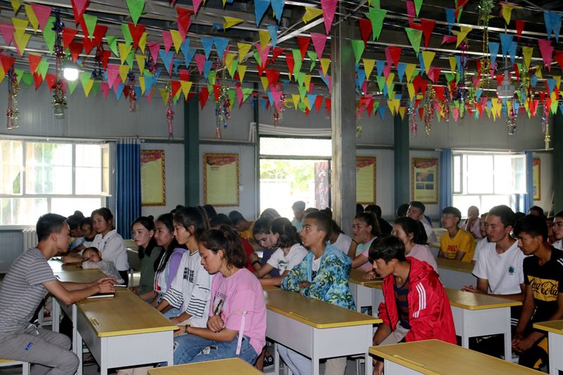 皮拉勒乡苏鲁克村重视返乡学生教育服务管理工作,并安排专人负责返乡