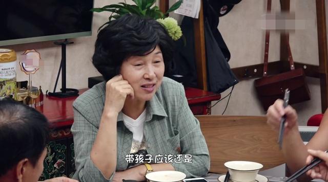 同是古装男神严屹宽袁弘在家表现大不同杜若溪真该学学张歆艺