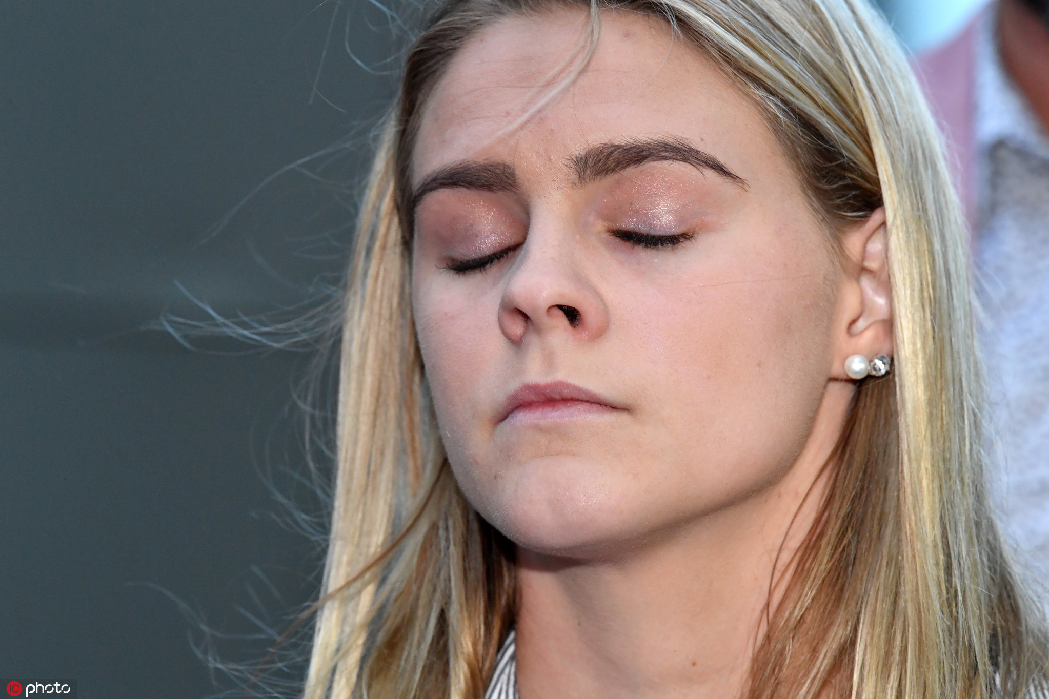 1/ 12 当地时间2019年8月2日,澳大利亚涉药运动员莎娜-杰克在母亲的