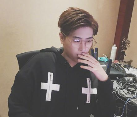 乔碧萝消费卢本伟嘲讽他已过气然后她的下场也是凄凉