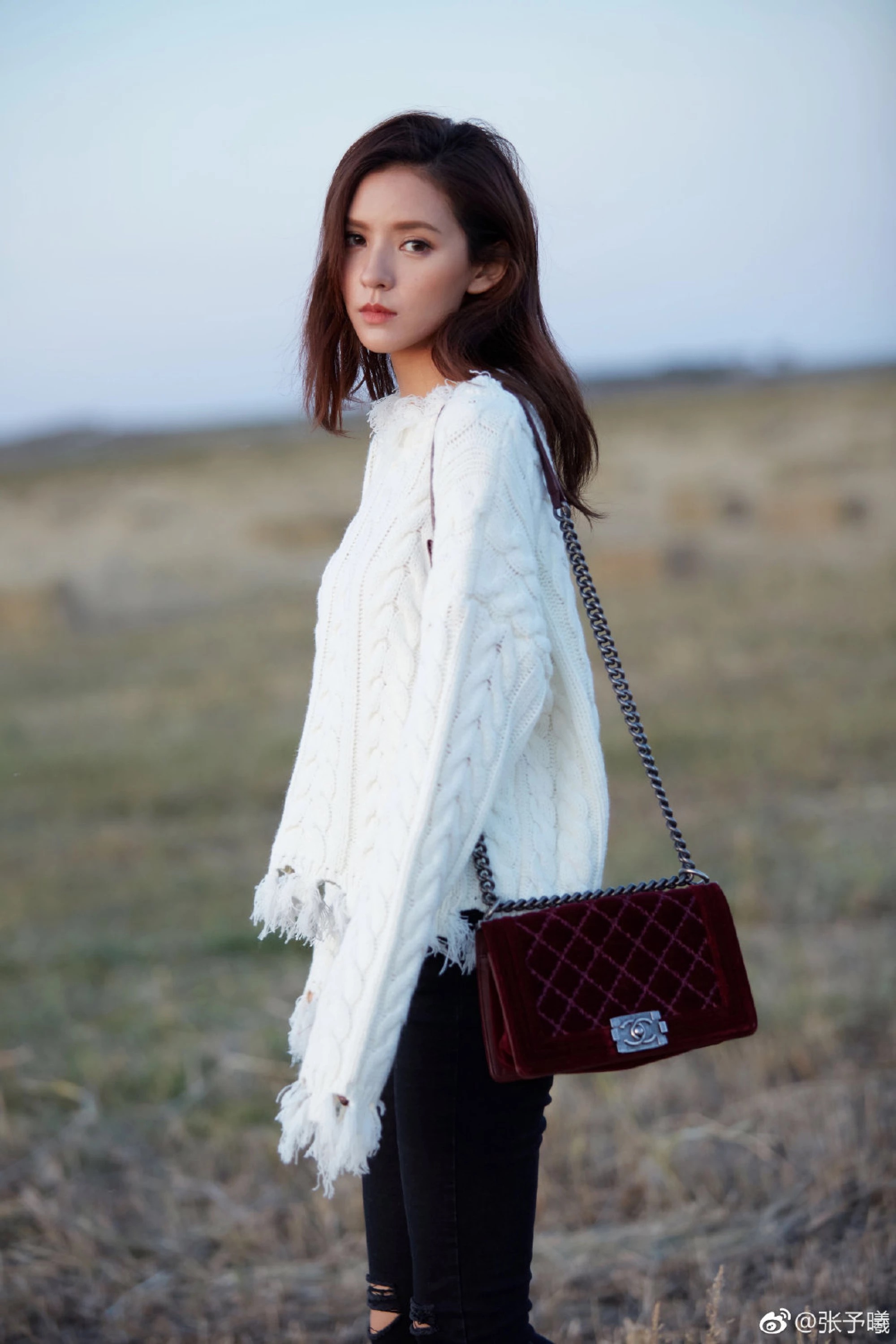 当初她在《如懿传》之中被吐槽太丑,如今新剧却比女主都要美_张予曦