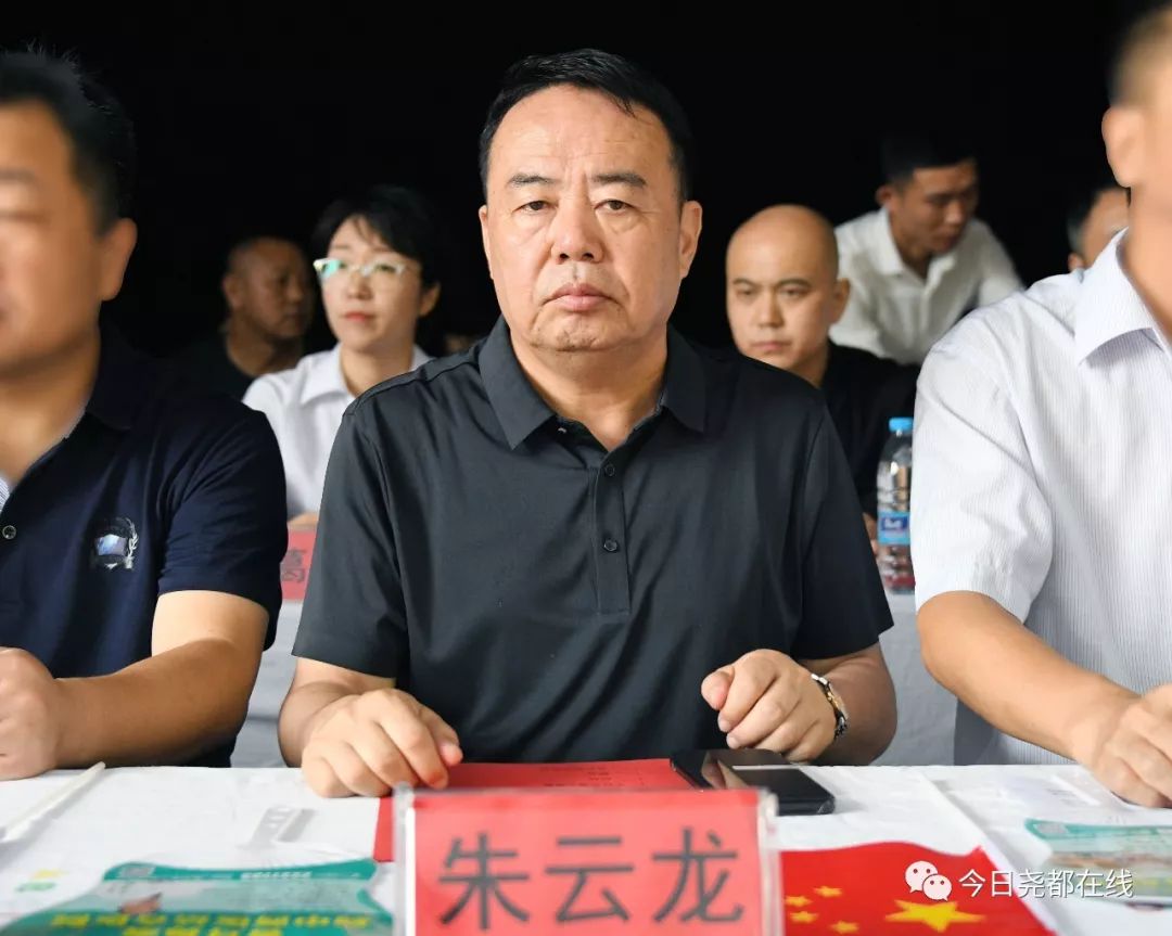 临汾吴村镇洪堡村真红火这是闹啥哩