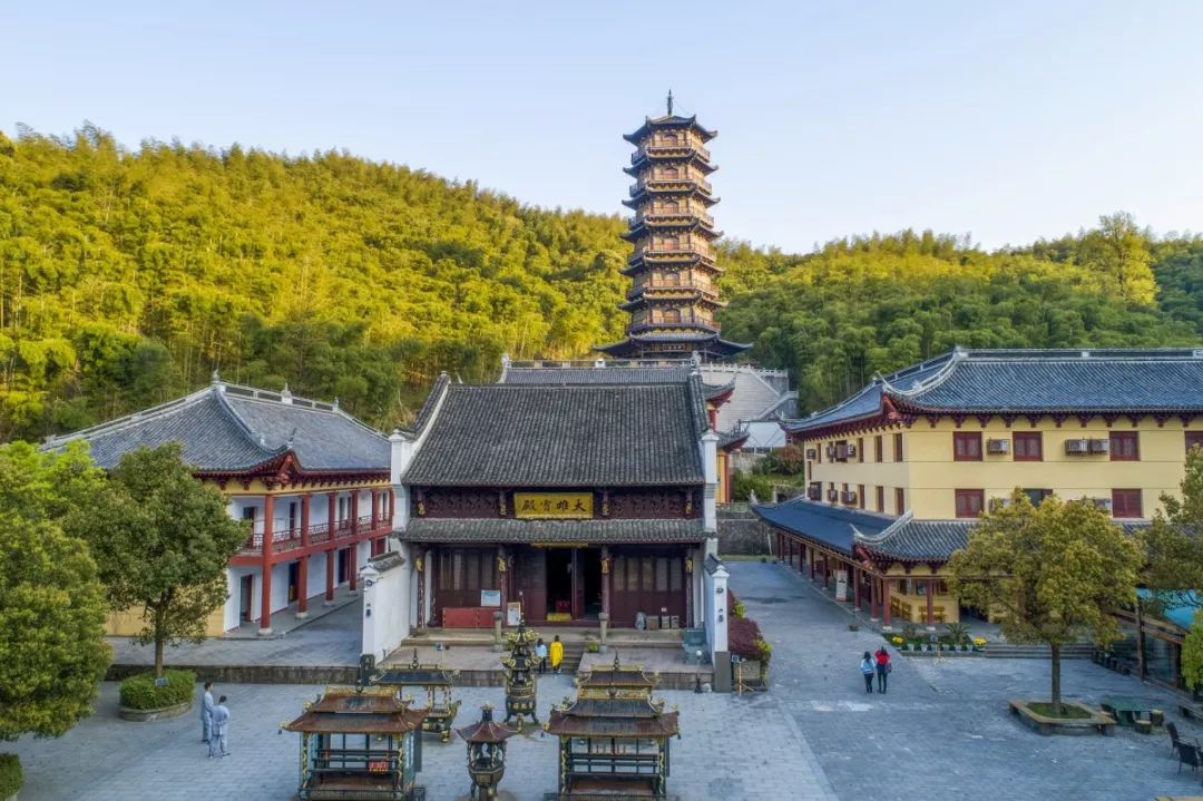 假日学校|快来和小朋友一起寻访百丈红色印记_百丈镇