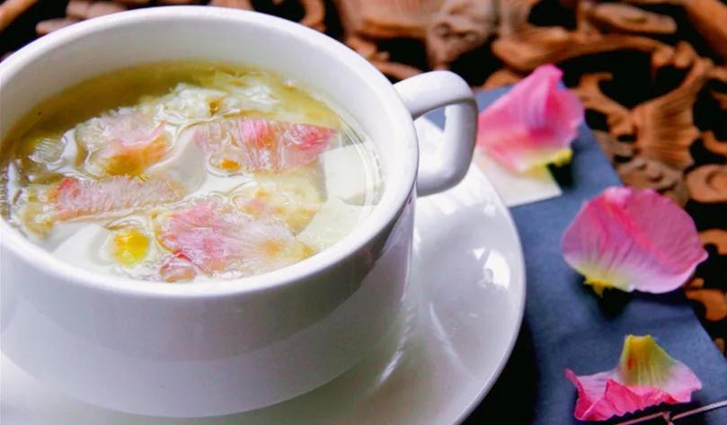 我认真同你讲只会吃玫瑰饼的仙女可是会被开除仙籍哒