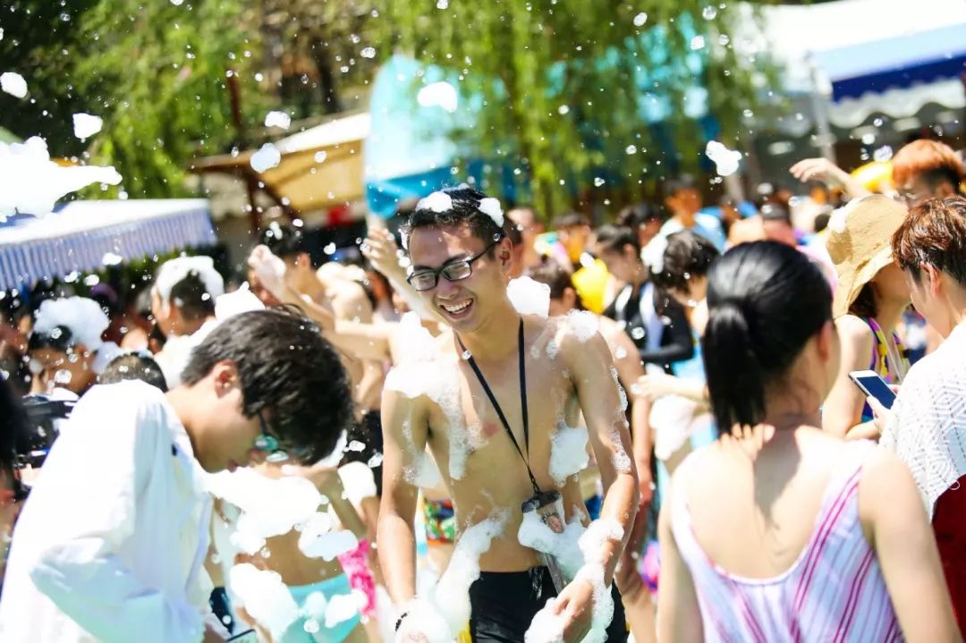 周五福利日 | 清凉出游,暑期特惠之杭州浪浪浪水公园!_泡沫