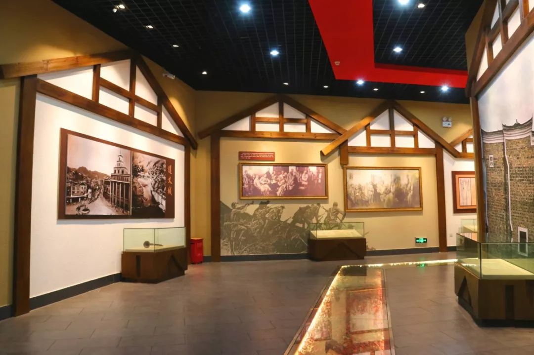 苟坝会议是一段难忘的历史,苟坝会议陈列馆中的一份份历史文件,一件件