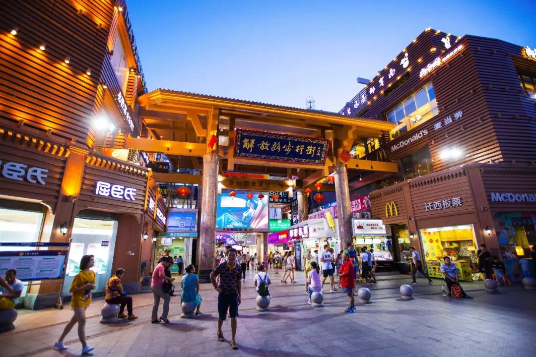 这里的解放路有位守护神,他是如何守护这片热土的呢?_三亚