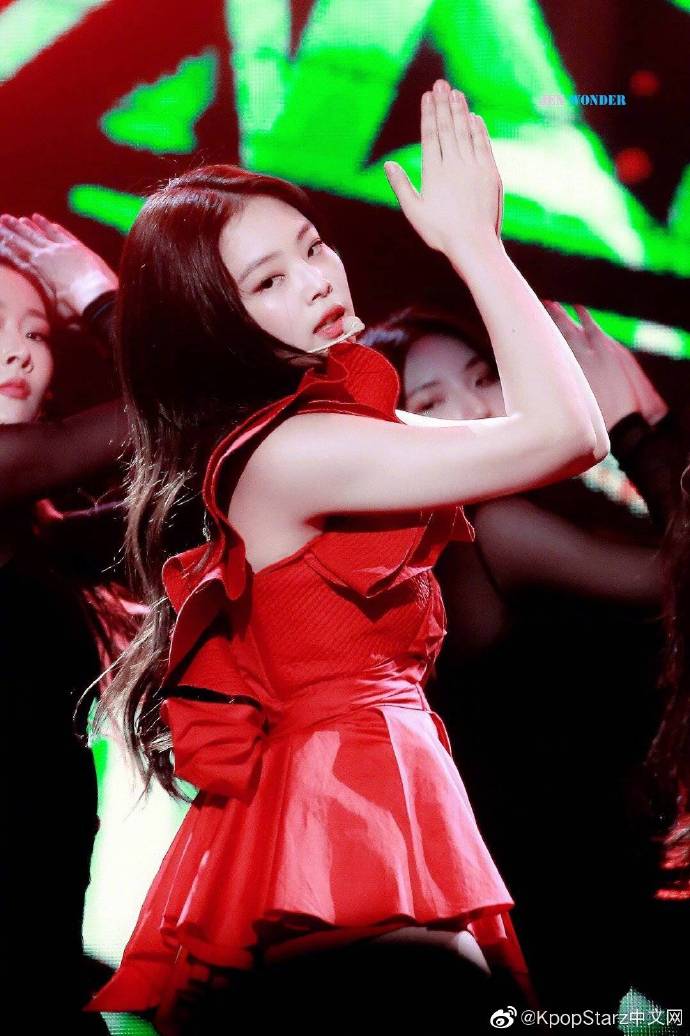 jennie在gaon舞台上solo直拍b站播放量突破400w获得top3