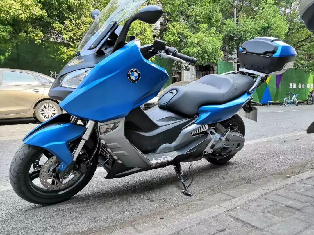 宝马600cc摩托车图片