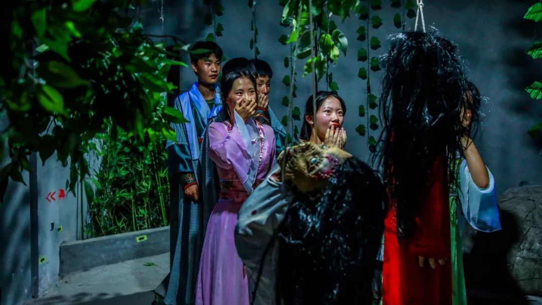 渡口逃生,魂断九曲,惊魂夜来镇索命刑具,尸横遍野,墓地幽灵太 子 惊