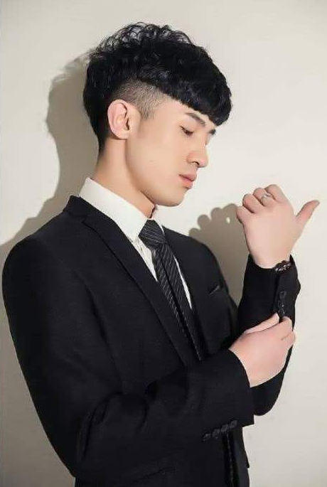 原创快手王小佳直播怒骂逆徒喂不饱的狗网友你不是