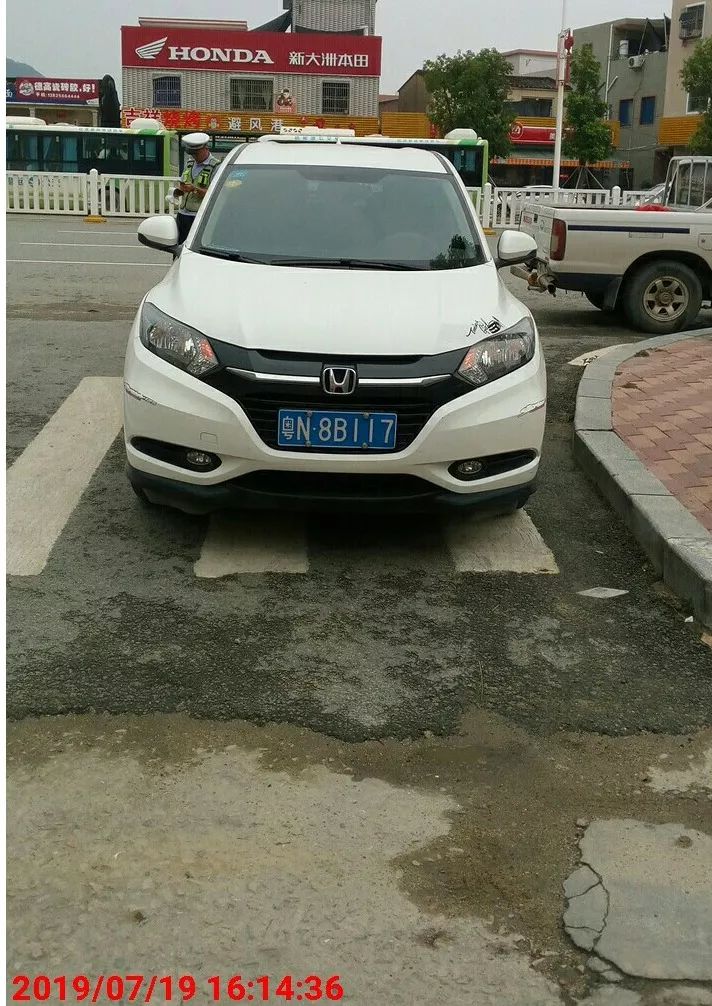 地点:汕尾大道南深圳高速路口车牌号码:粤n8b117时间:2019年7月19日