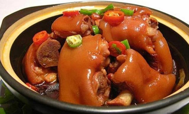 黄焖猪脚的做法-大厨教你做出美味的黄焖猪脚