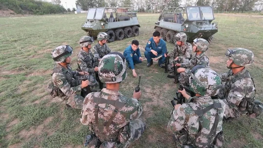 第83集团军某旅三代陆航飞行员的空中突击
