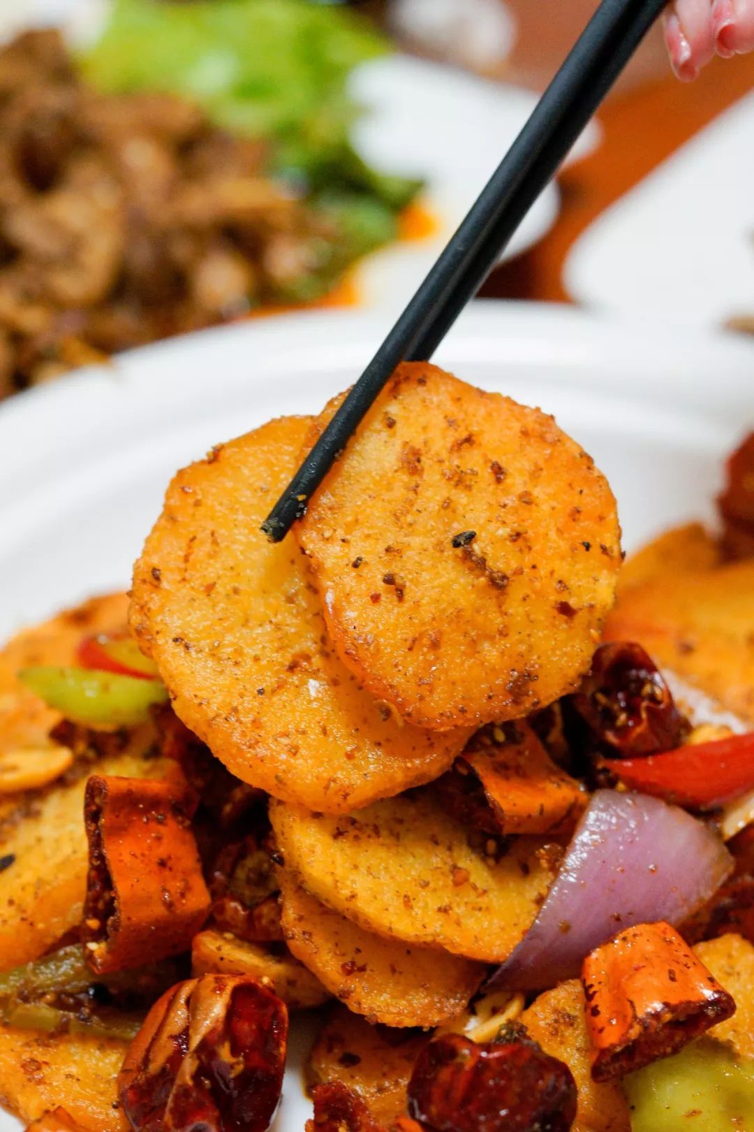 招牌是手抓羊排的西北菜,真的太让人上头了