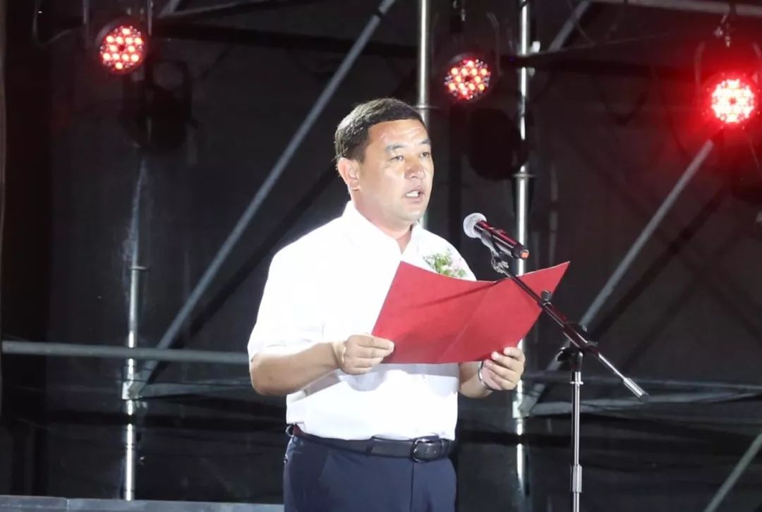 乌苏市委副书记,市长阿达力别克61巴合提汗在开幕式上致辞,他说