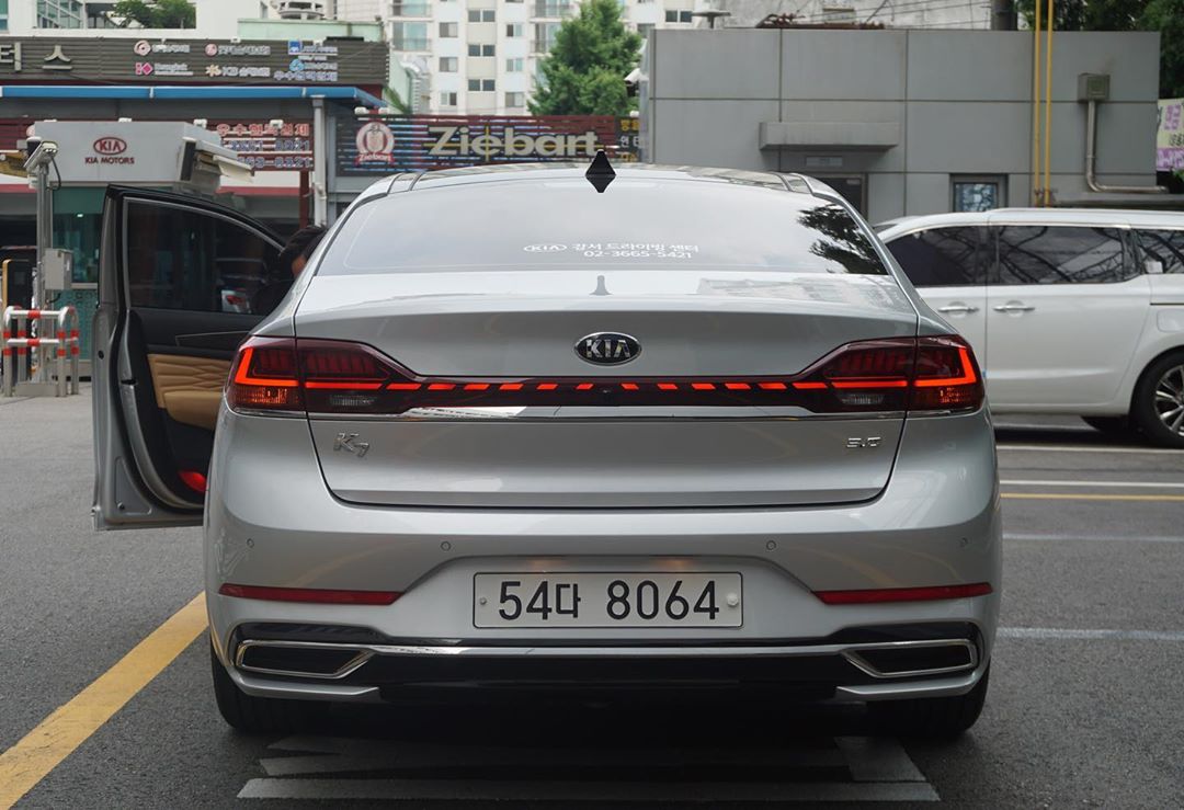 大气的商务风格 新款起亚k7海外实车街拍_搜狐汽车_搜狐网