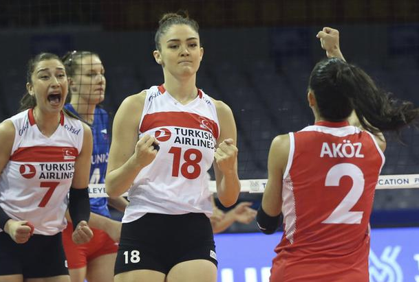 古德蒂雪藏假小子,让博兹上场找状态,土耳其女排3-1取胜捷克