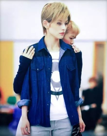 不论你信不信,在日本最受女生欢迎的其实是一群小姐姐_朝美绚