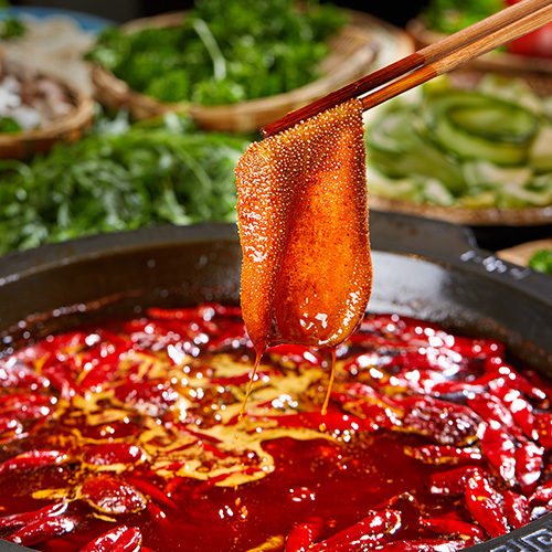 成都火锅精致细腻,菜品在经过发展之后,融入了很多并非川菜传统的菜色