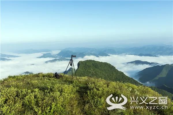 普安九龍山位於普安縣城往西北五公里處,海拔2000餘米,雲海的形成,有