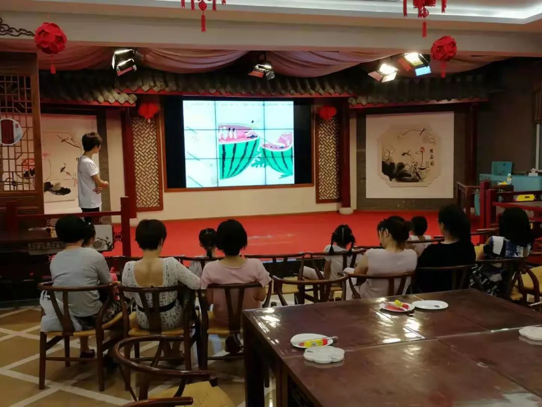 沙欧共读7月22日-28日下午,苏韵评弹团的徐雪玉老师连续一周顶着高温