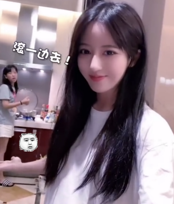 呆妹儿直播妈妈做饭妈妈真容曝光后网友确定不是姐妹