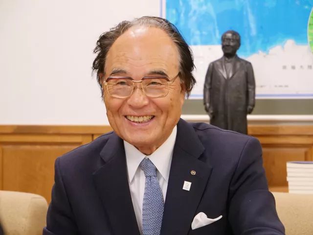 因为当时大家用大板车拉货非常的辛苦,看到这个后丰田喜一郎觉得需要