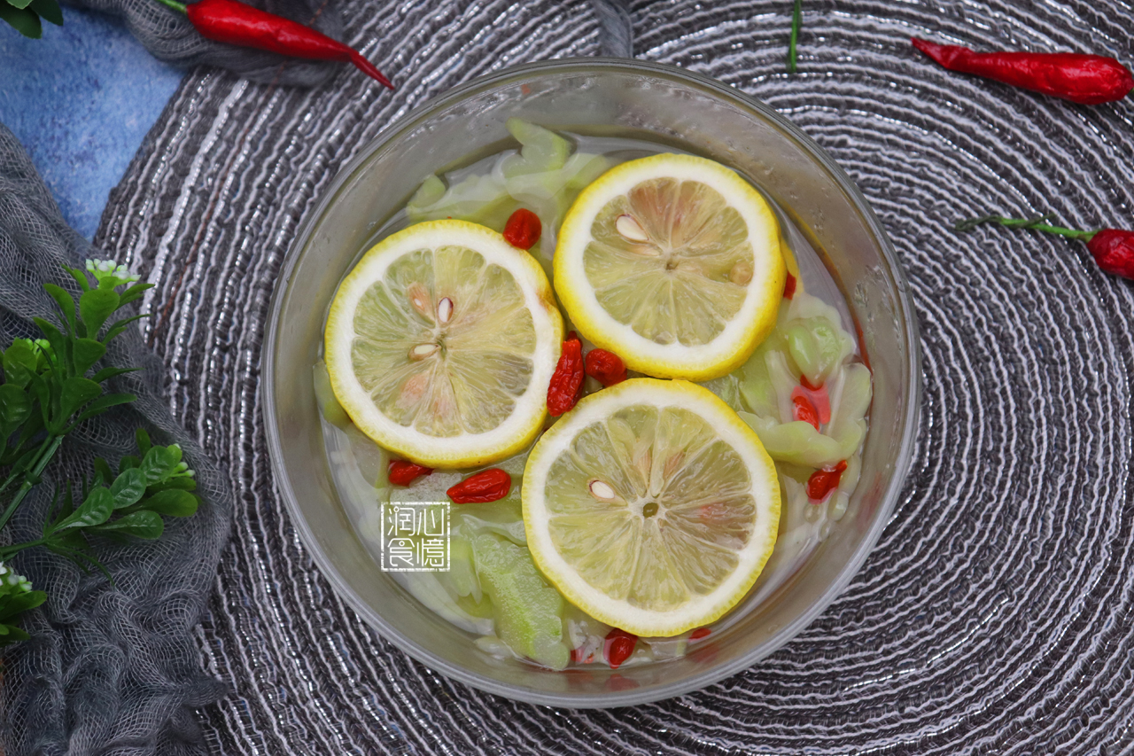 一根苦瓜,一个柠檬,10分钟做降火消暑"甜菜",比吃冷饮强太多