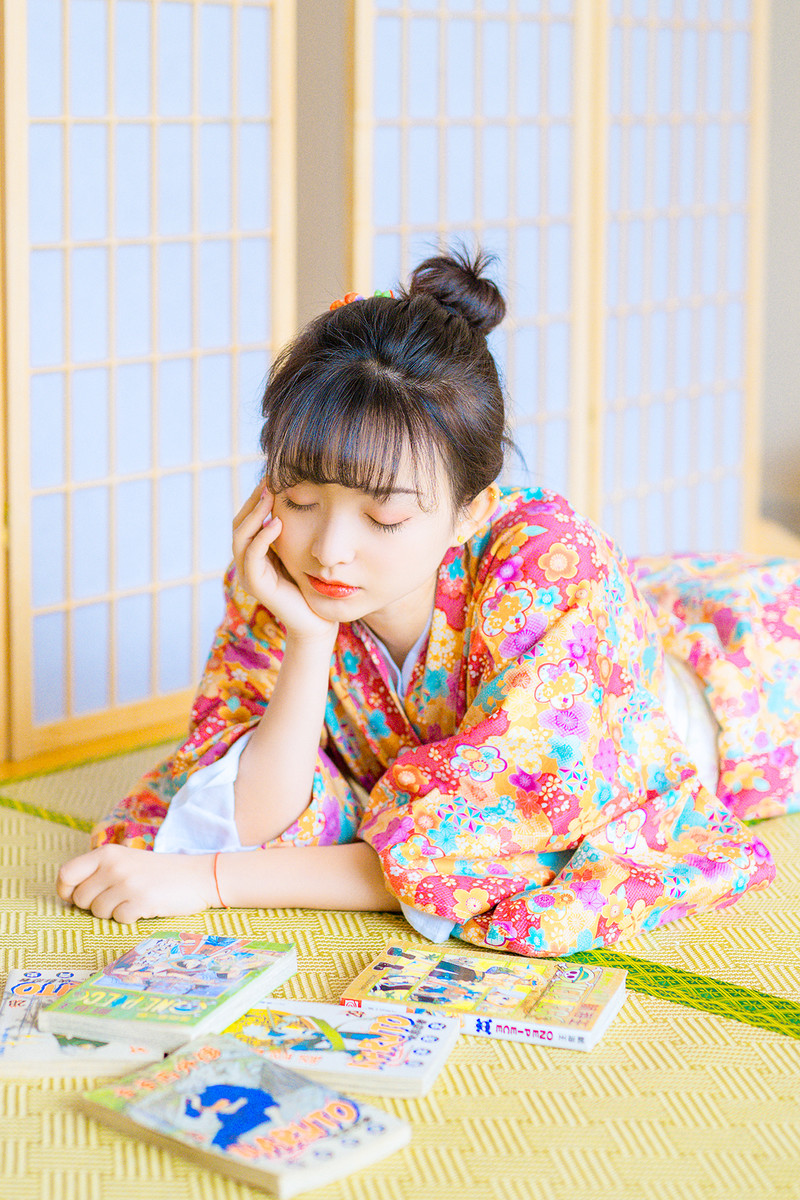 性感美女时尚写真,日本和服美女白皙肌肤俏皮丸子头,清纯甜美!