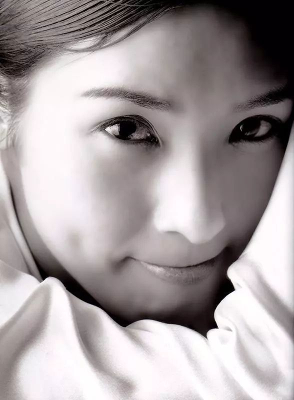 不论你信不信,在日本最受女生欢迎的其实是一群小姐姐_朝美绚