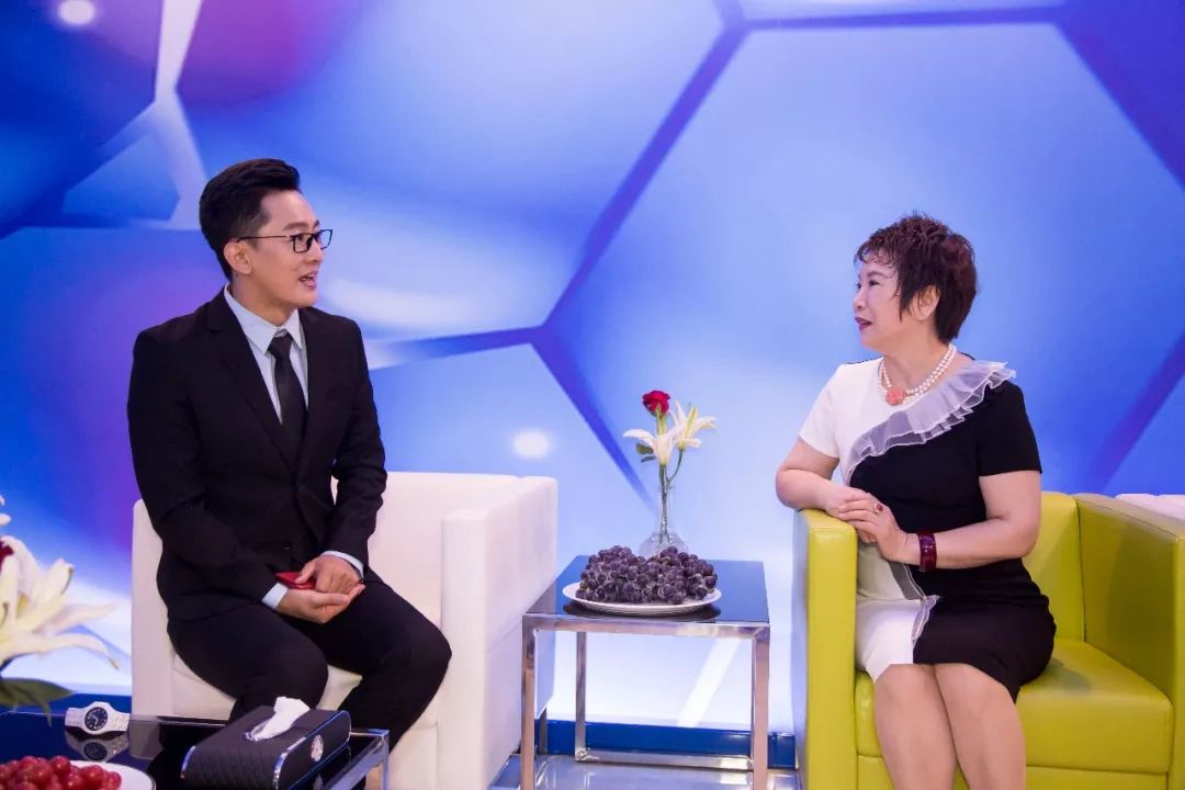 著名主持人程成签约成为壹零壹华擎医疗健康综合的形象代言人啦