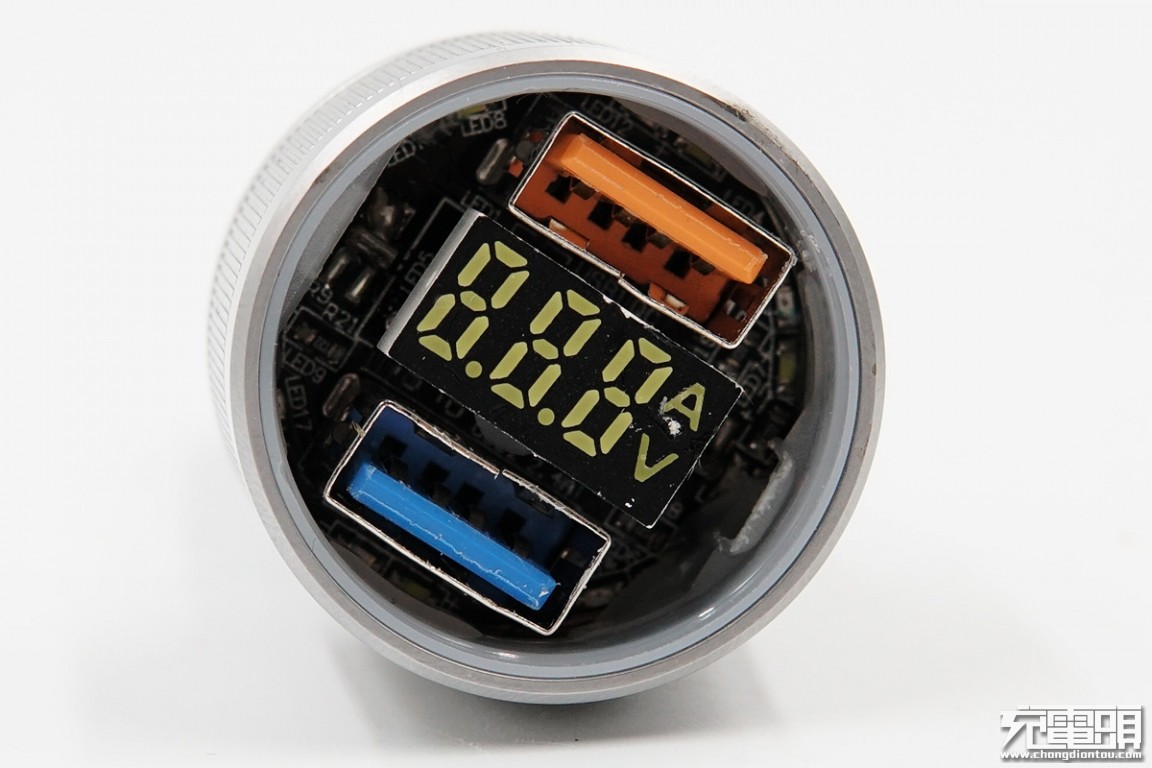 拆解报告:bosch博世sc380a双usb口车载充电器