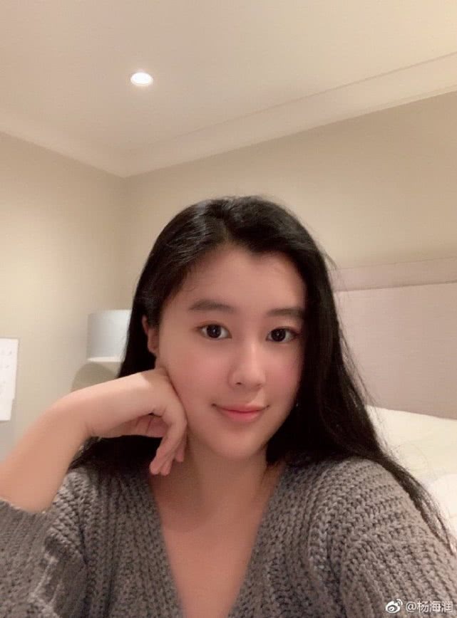 原创杨子17岁女儿杨海润晒近照颜值与智商并存女神气质十足