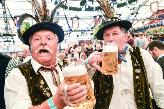 原创为什么不能跟俄罗斯人拼白酒跟德国人拼啤酒酒场老炮一语道破