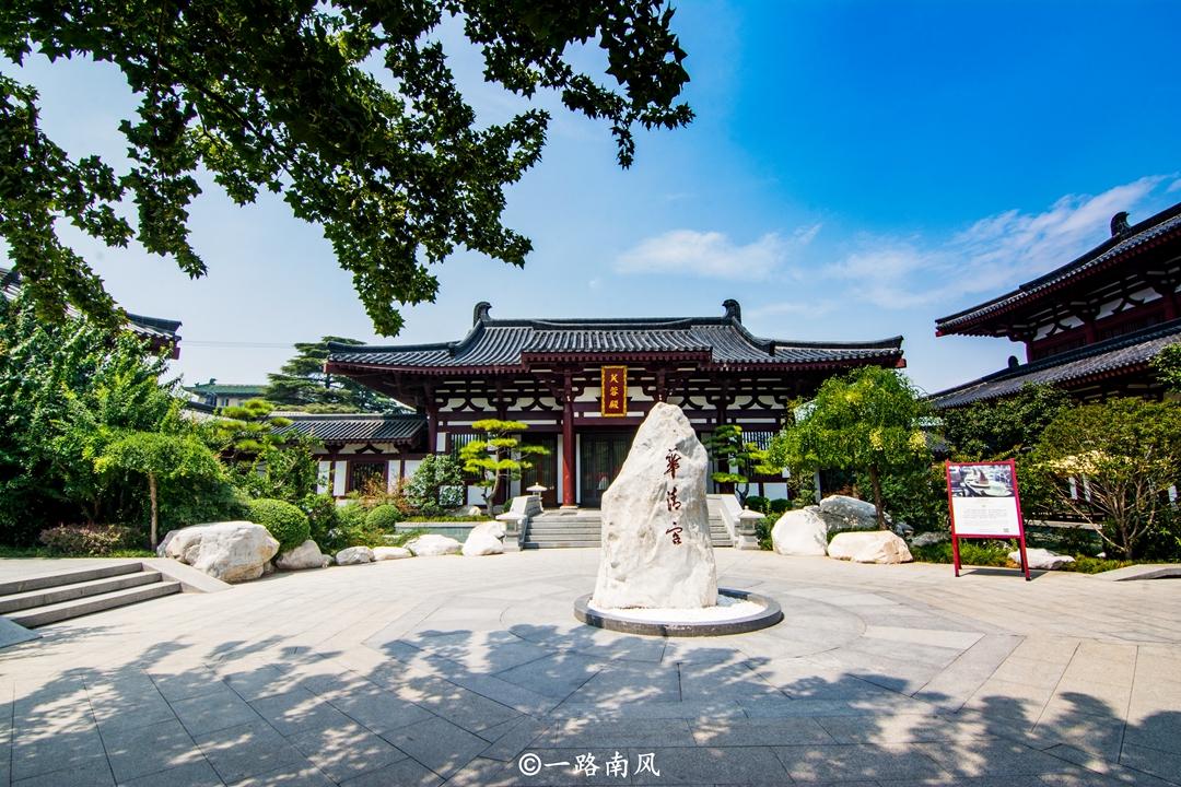 西安网红景区,因唐代胖美人在此泡温泉而闻名,长年游客如云!_华清宫