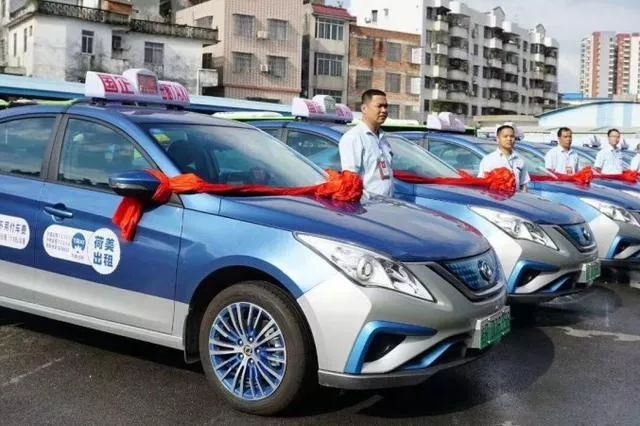 贵港人注意出租车降价啦起步价下调