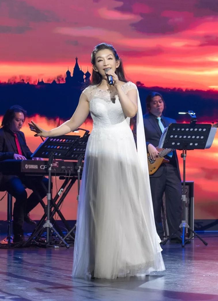 科学与艺术女神的双翼访科学艺术家曾凡一教授