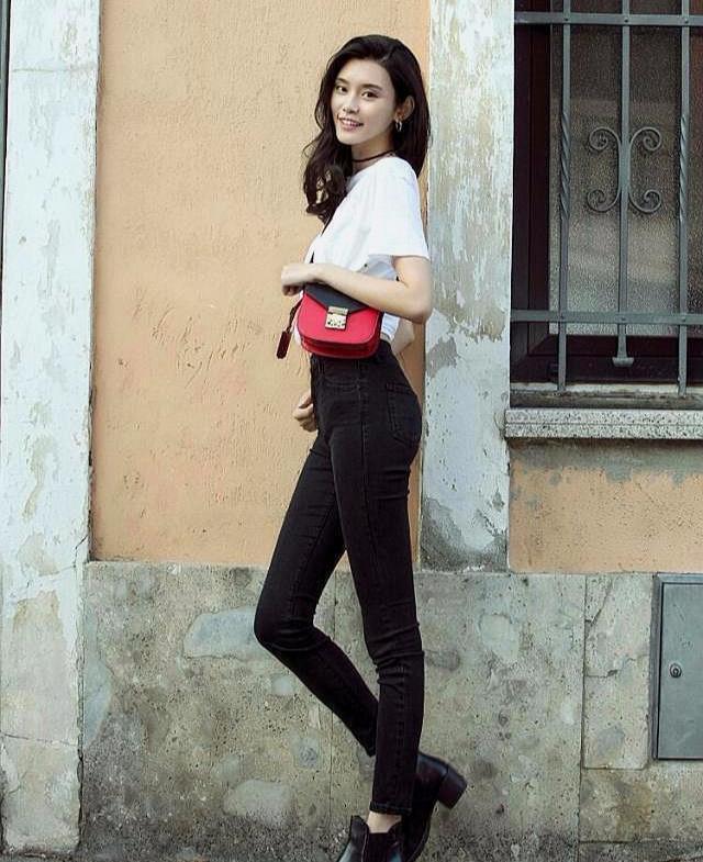 超模身材一定最完美吗奚梦瑶h型身材被张天爱曼妙曲线比了下去