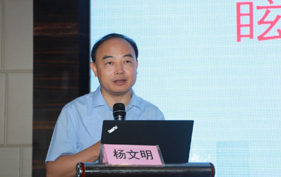 围观2000余人的见证下西南医大中医院闪耀登场