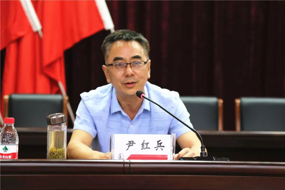 江汉物业召开年中工作会议