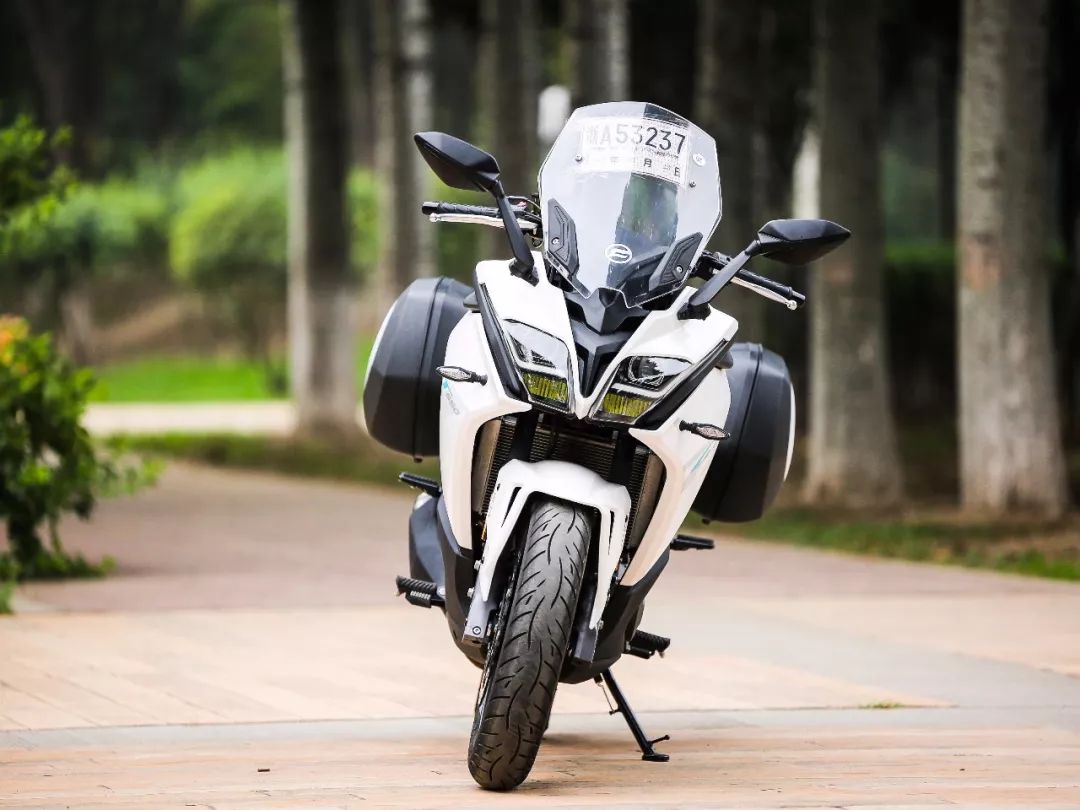 车评春风650gt一款自带嗨点的运动旅行车