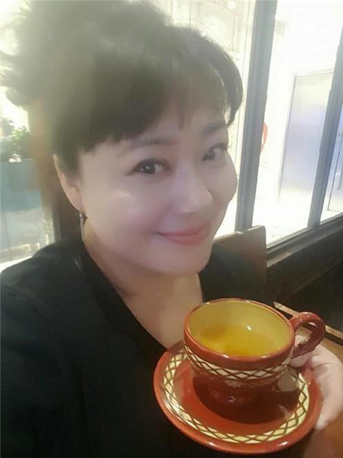 "胖大婶"一婚惨遭出轨, 二婚嫁小鲜肉却又离婚, 如今瘦身颜值高