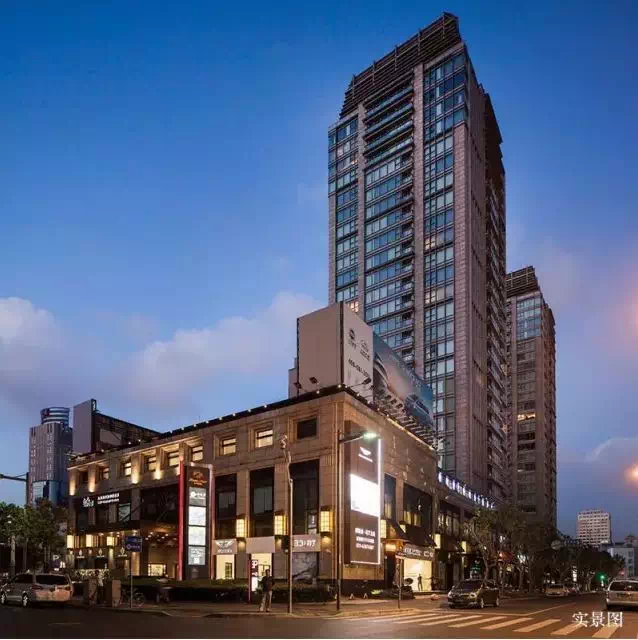 东外滩17公馆杨浦东外滩一线江景12号线爱国路站600米,170-265平,精装